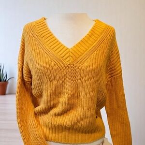 Hollister Yellow V-Neck Sweater Chunky Knit